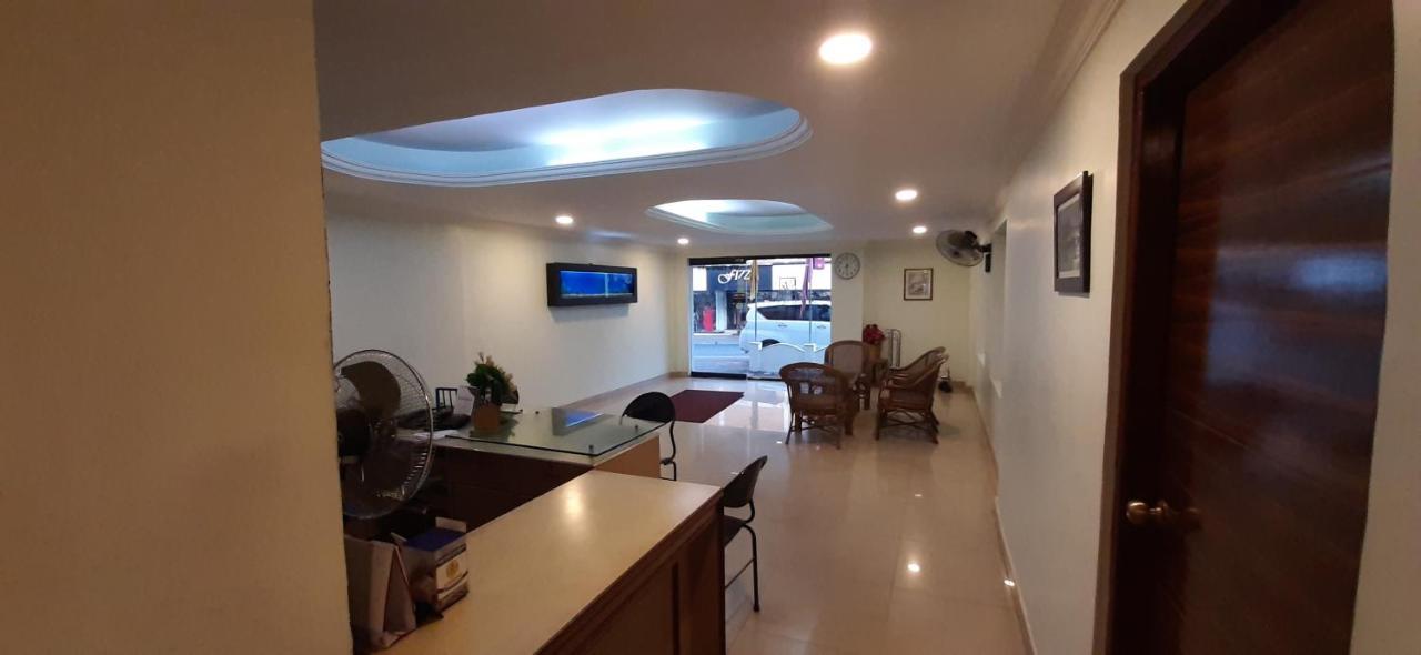 Madaparambil Residency Alwaye Экстерьер фото