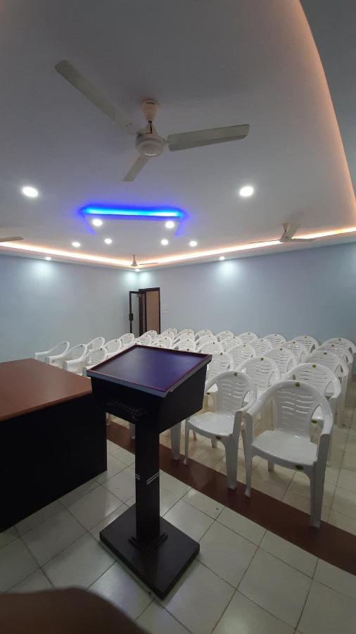 Madaparambil Residency Alwaye Экстерьер фото