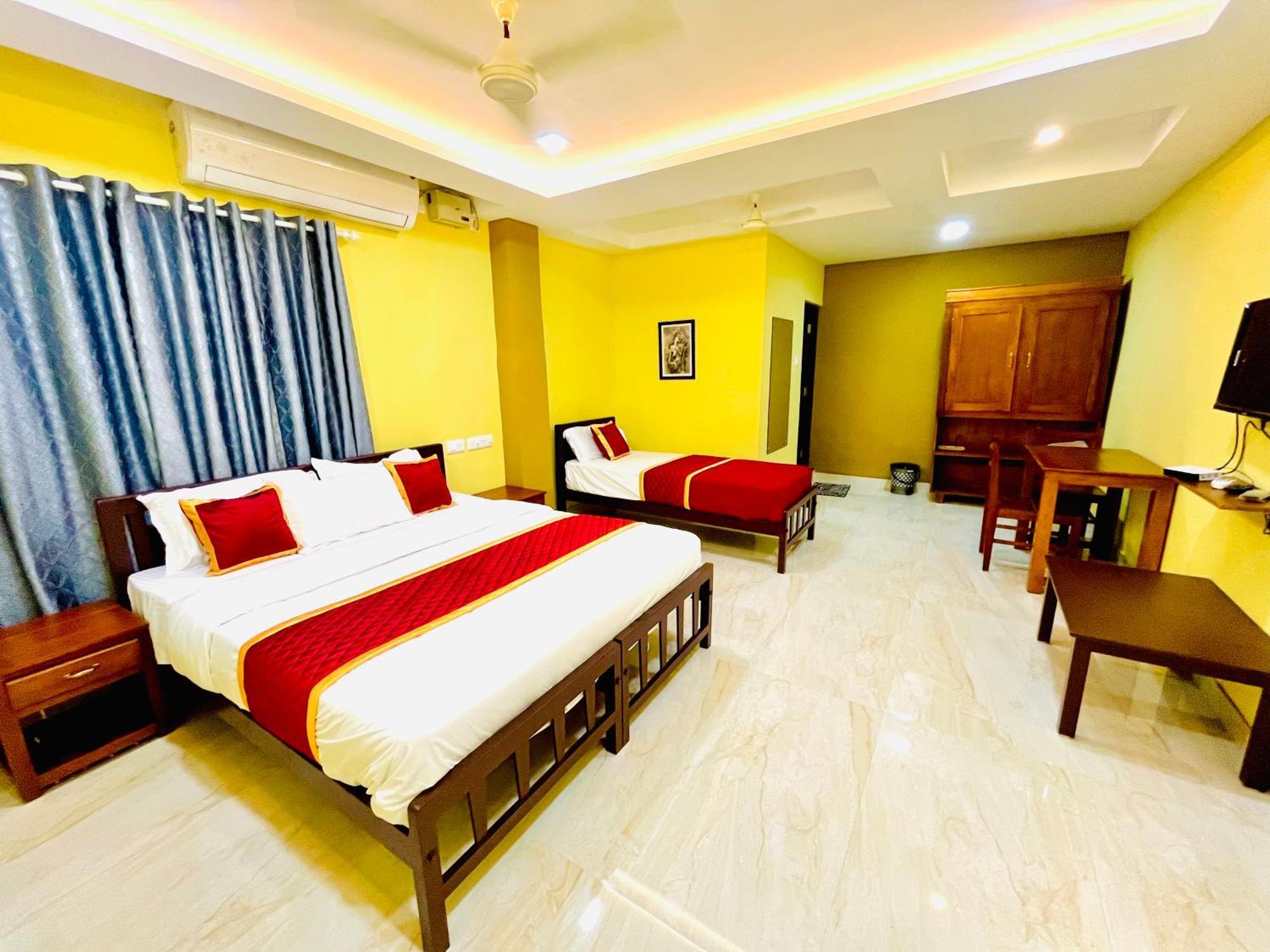 Madaparambil Residency Alwaye Экстерьер фото