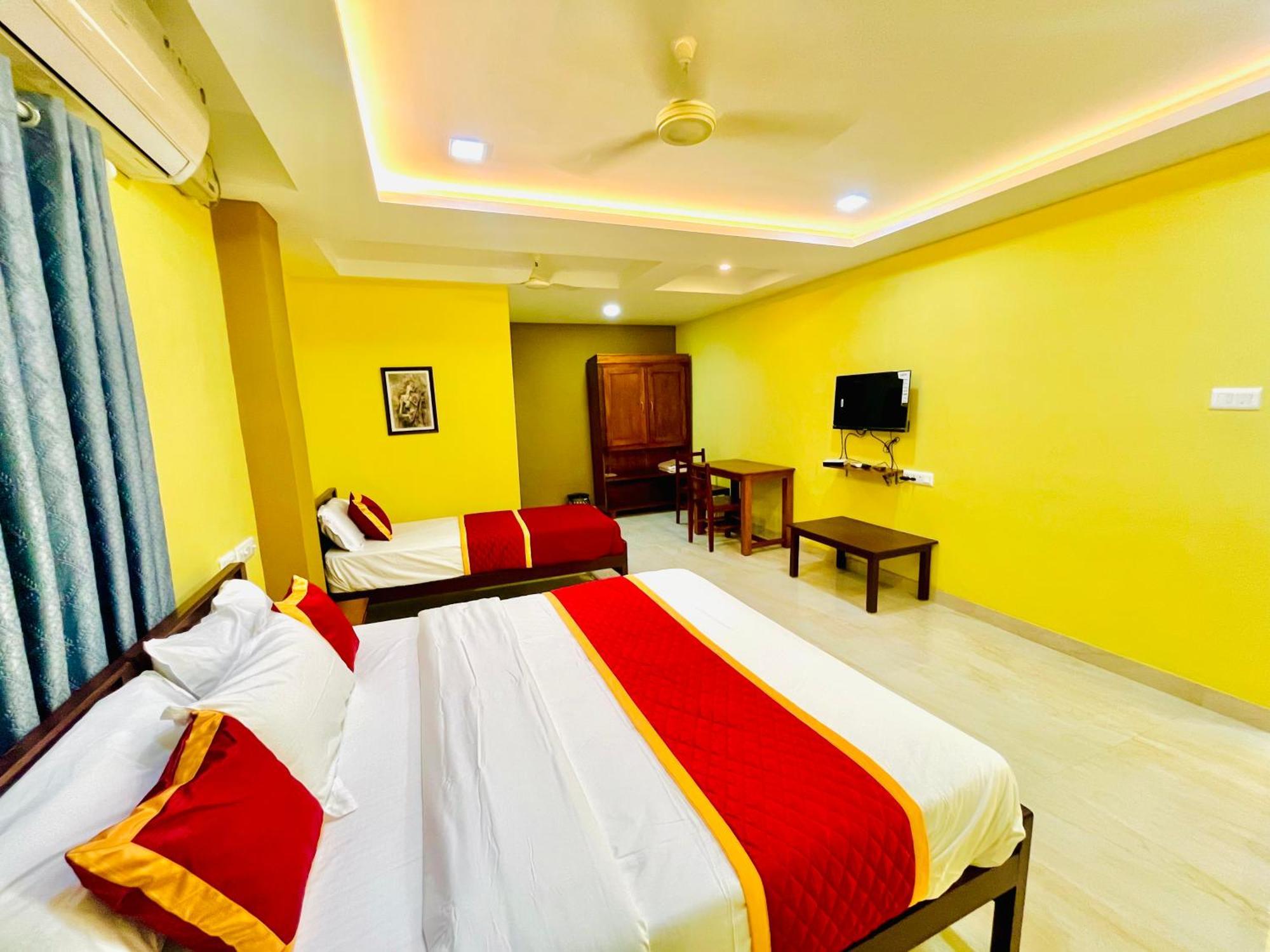 Madaparambil Residency Alwaye Экстерьер фото