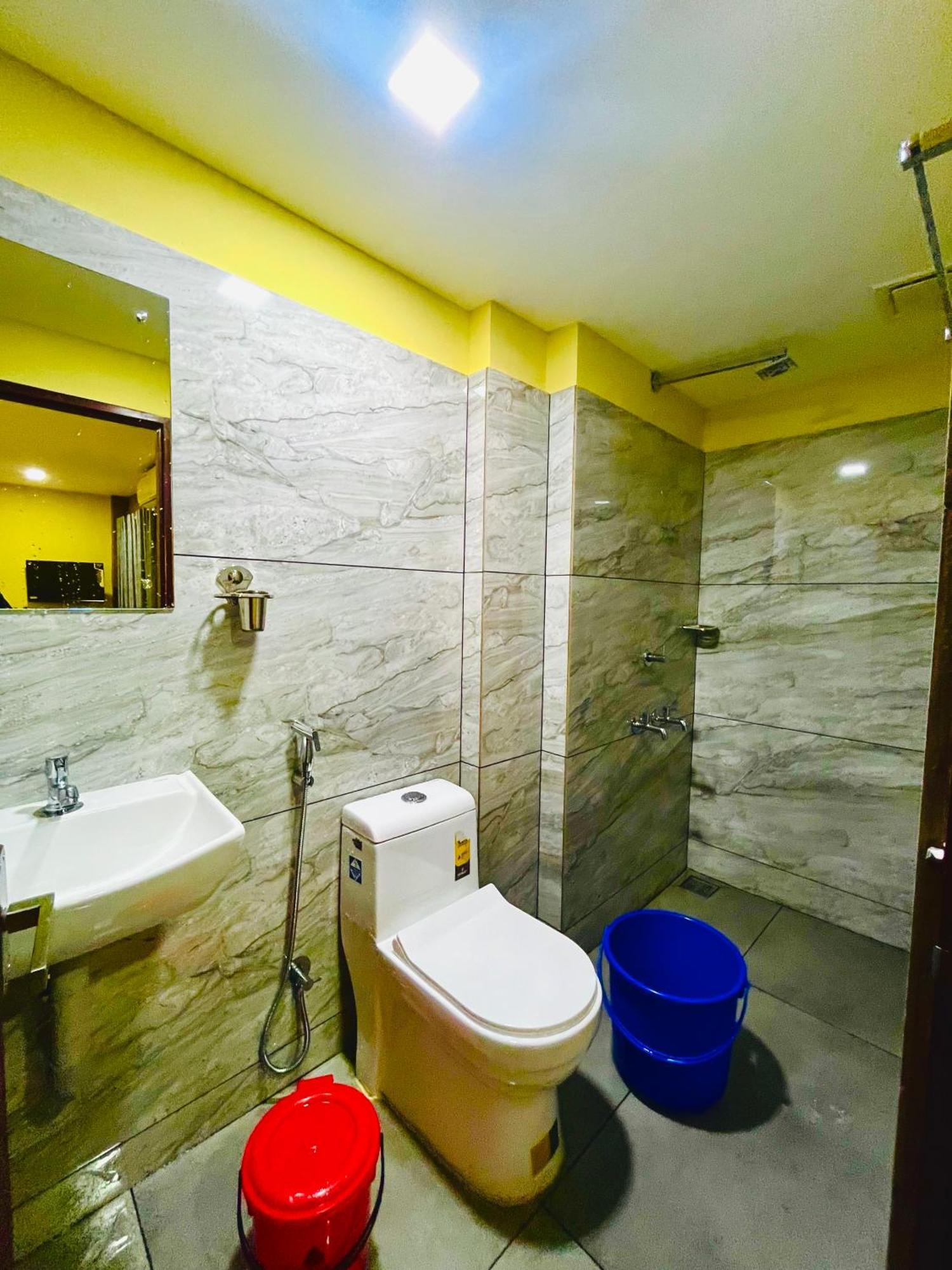 Madaparambil Residency Alwaye Экстерьер фото