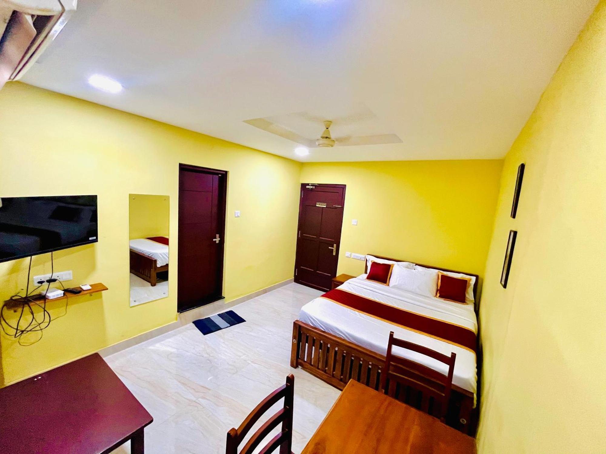 Madaparambil Residency Alwaye Экстерьер фото